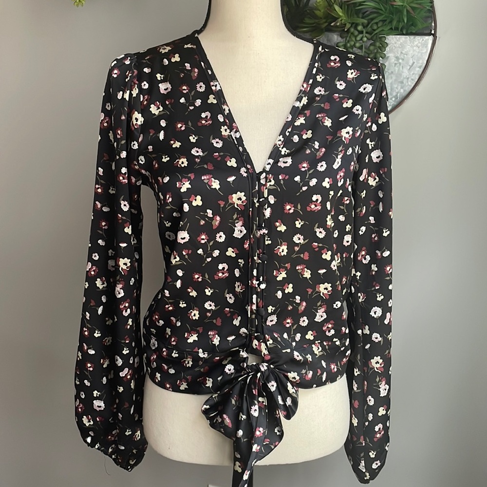 Abercrombie & Fitch Black floral printed tie front blouse Size S